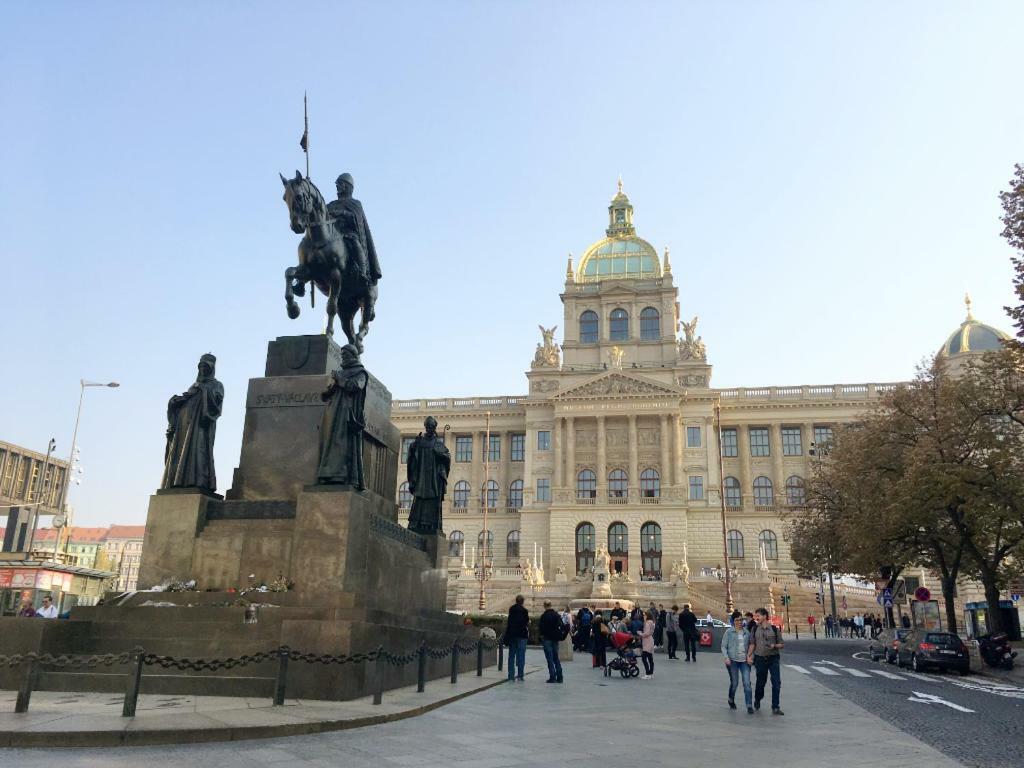 Prague Palace - Wenceslas Square Esterno foto